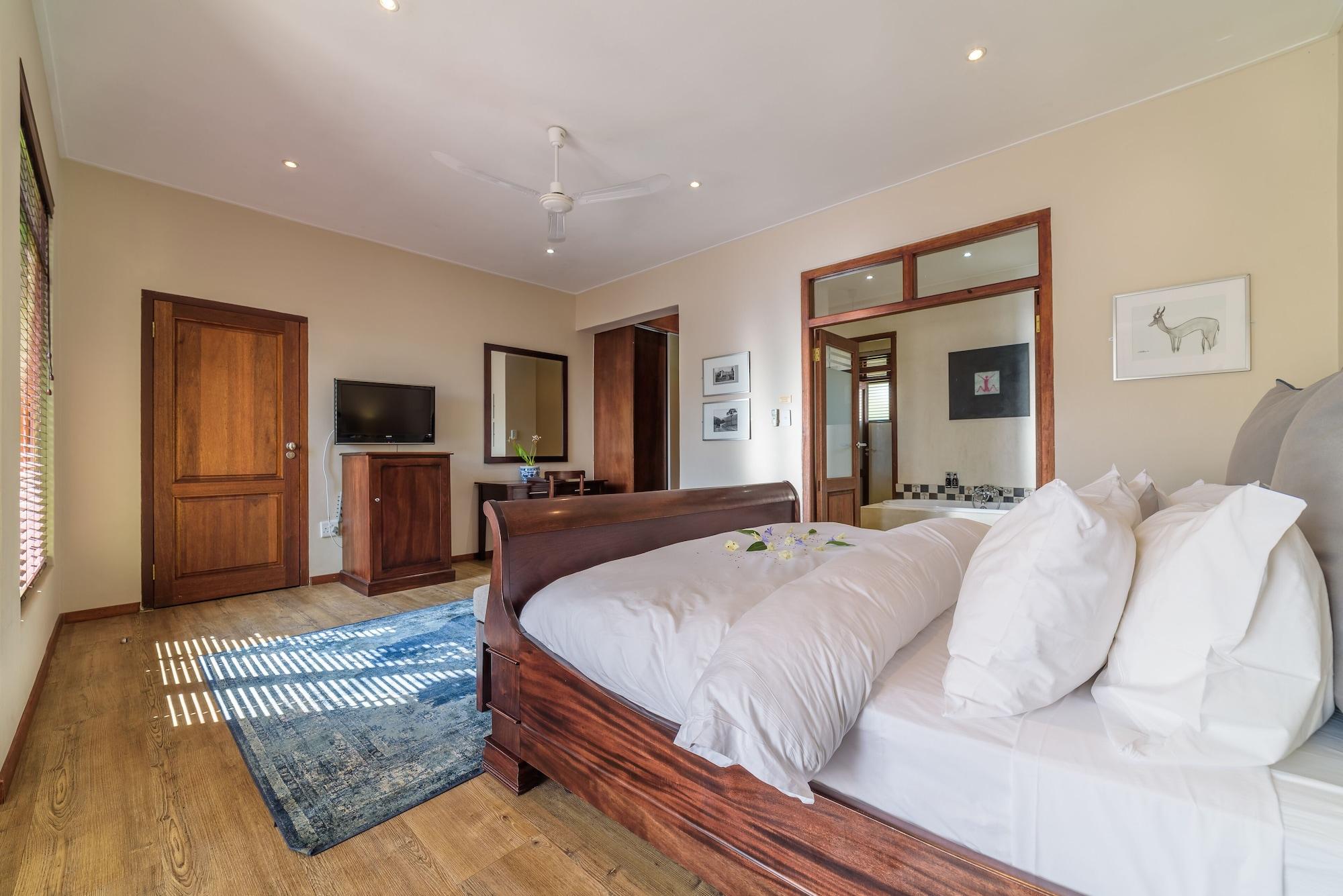 Casterbridge Hollow Boutique Hotel Уайт-Ривер Экстерьер фото